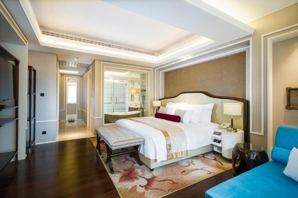 Grand Bay Hotel Beijing Xiaotangzhuang Exteriör bild