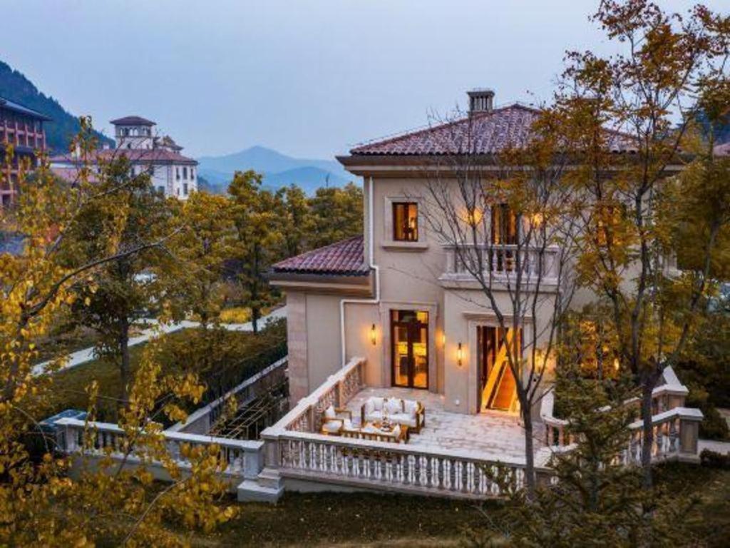 Grand Bay Hotel Beijing Xiaotangzhuang Exteriör bild